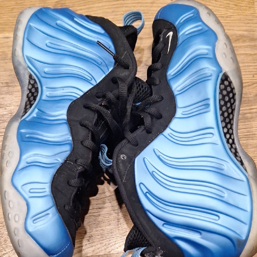 Nike Blue and Black Athletic Shoes